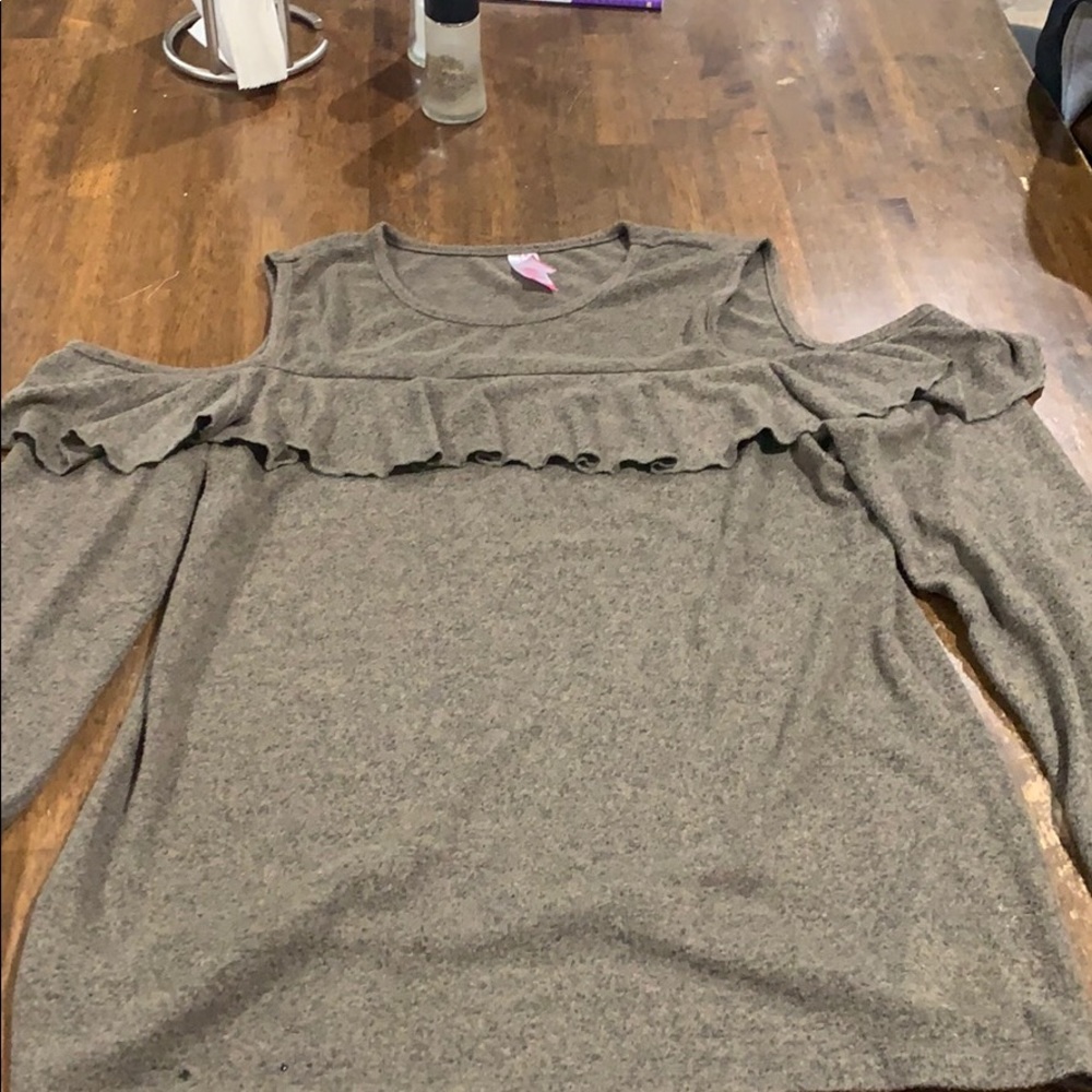 Green long sleeve with shoulder cut outs